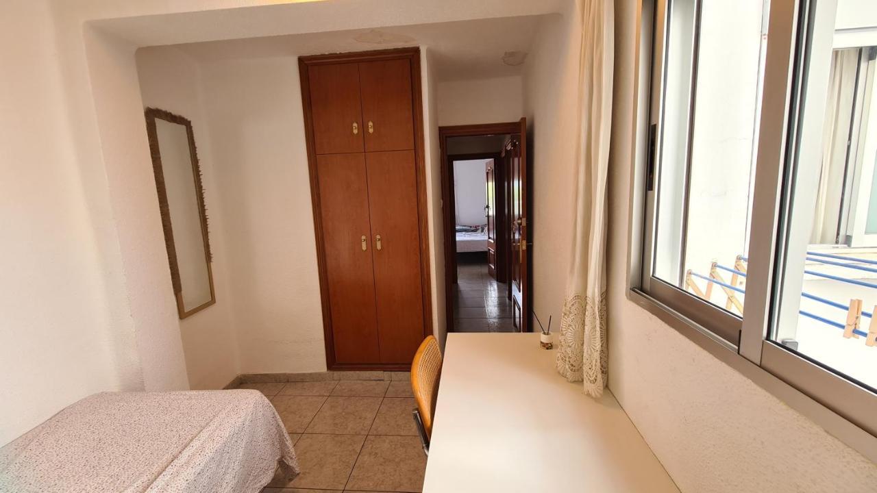Rooms On Malvarrosa Beach Valencia Exterior photo